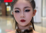 大胆妆容，绽放独特魅力