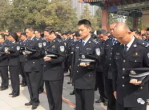 致敬英雄：210名民警与142名辅警去年英勇牺牲